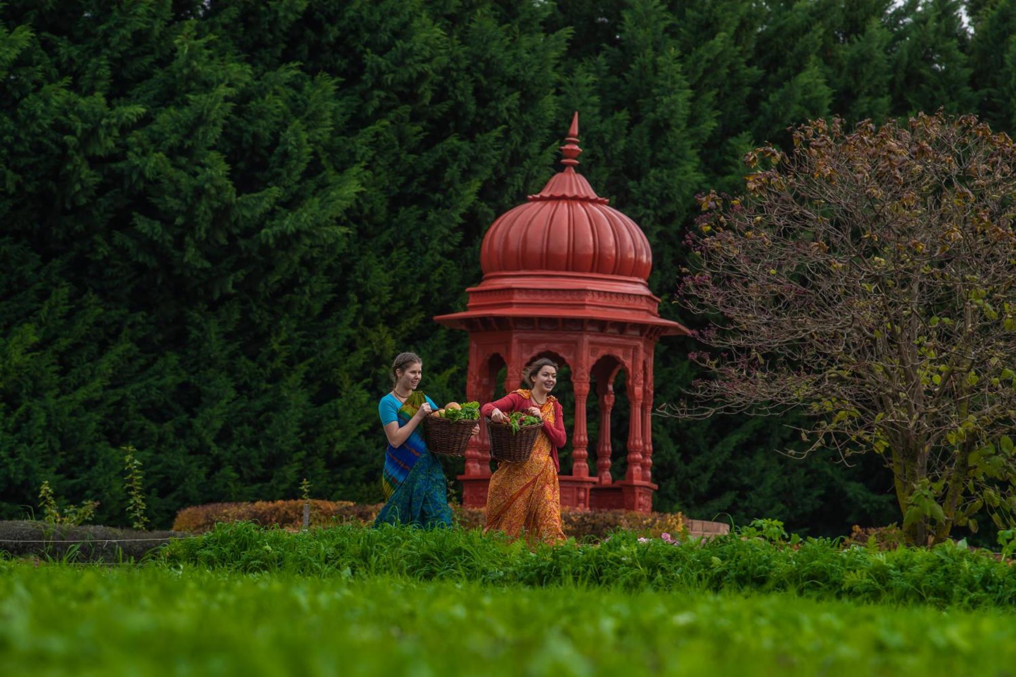 Gurudeva Bhavan Somogyvamos Luaran gambar